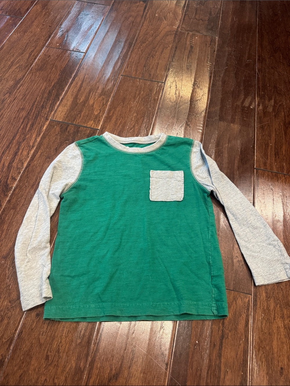 Tucker & Tate Kids Long-Sleeve Pocket Tee - Green with Gray Sleeves